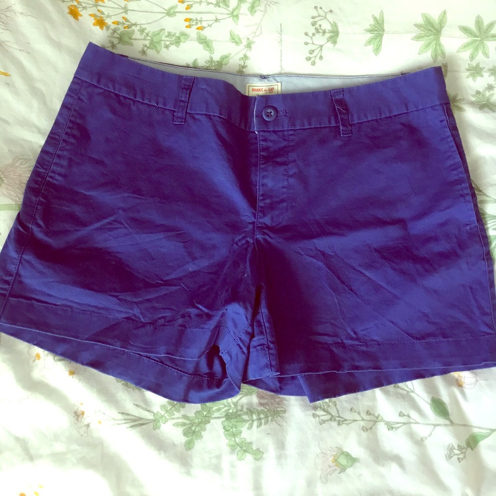 Gap khaki shorts